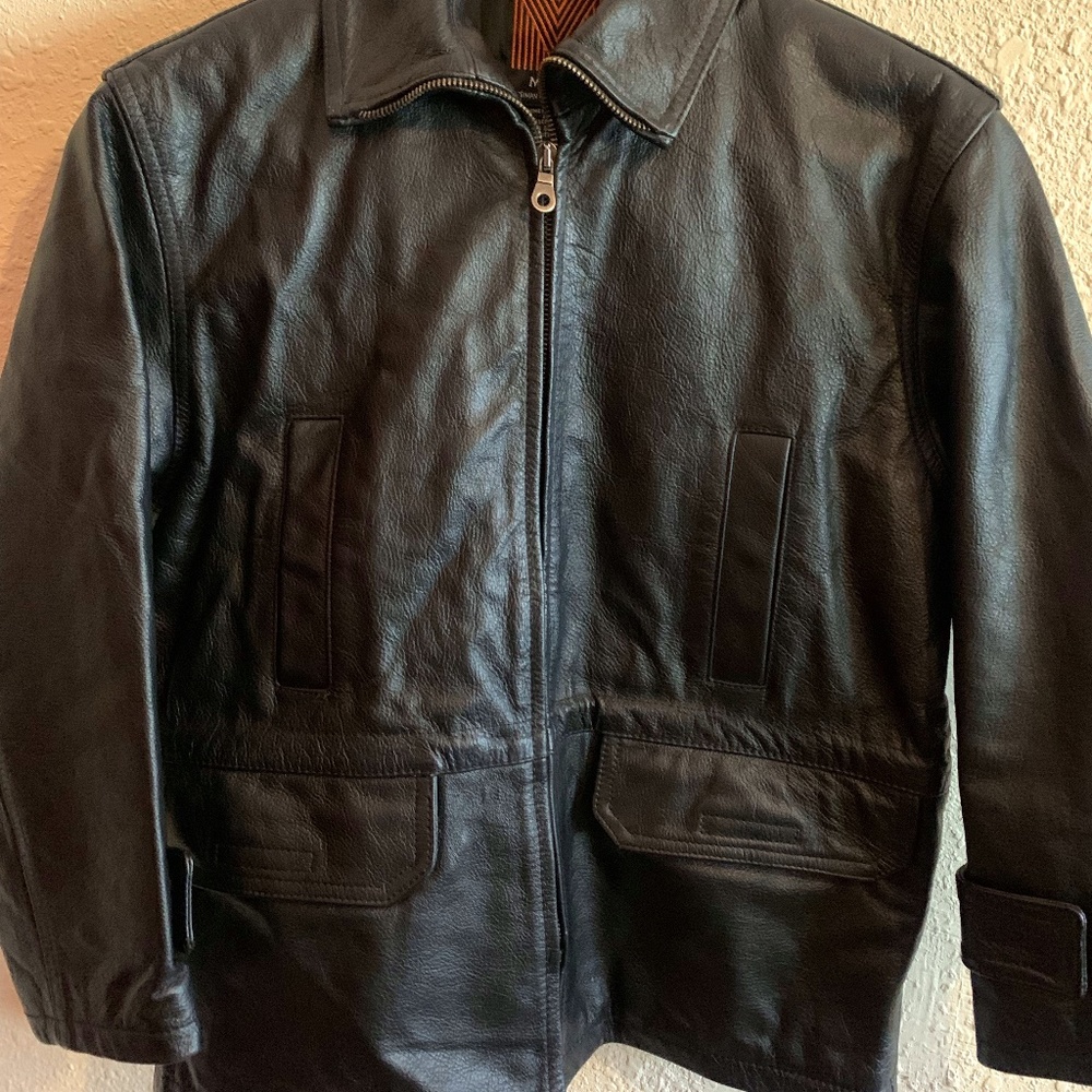 Size 8 Women’s leather bomber jacket Neiman Marcus